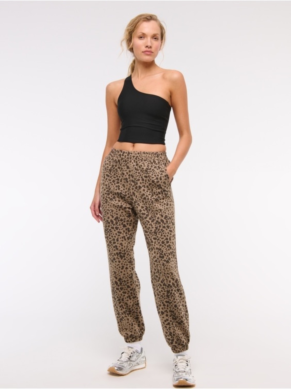 Abercrombie & Fitch YPB neoKNIT sweatpants leopard print Size L